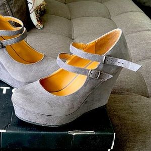 Grey wedges-size 9